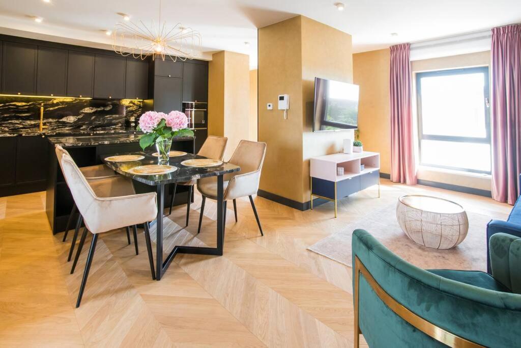 Luksusowy Penthouse Z Jacuzzi I Widokiem Na Morze Appartement Gdynia Buitenkant foto